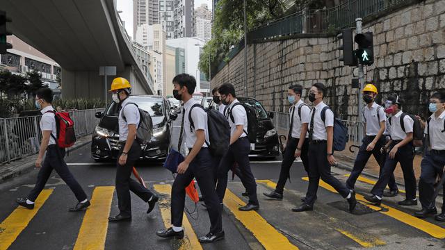 Ribuan Siswa Sekolah Turun ke Jalan Ikut Demo Hong Kong