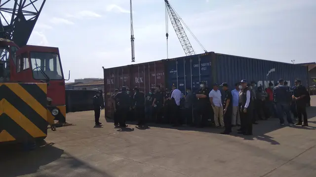 Direktorat Bea Cukai Kementerian Keuangan mengembalikan limbah plastik ke Hong Kong.
