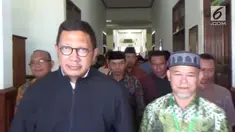 Menteri Agama, Lukman Hakim meninggalkan RS Abdul Rivai, Berau usai menjalani perawatan setelah terkena sengatan ikan pari di kepulauan derawan.
