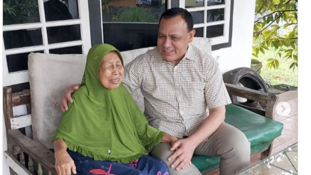 Sebelum Jadi Tersangka, Ketua KPK Firli Bahuri Pernah Pakai Sepatu Mewah LV, Berapa Harganya?