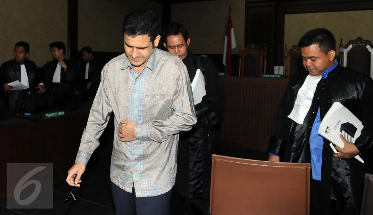 Mantan Bendahara Umum Partai Demokrat Muhammad Nazaruddin usai sidang pembacaan dakwaan dalam perkara dugaan tindak pidana pencucian uang (TPPU) di Pengadilan Tipikor, Jakarta, (10/12). (Liputan6.com/Helmi Afandi)