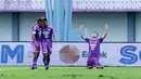 Pemain Persita Tangerang, Ezequiel Vidal, melakukan selebrasi setelah mencetak gol ke gawang PSS Sleman pada laga pekan ke-28 BRI Liga 1 2022/2023 di Stadion Indomilk Arena, Tangerang, Kamis (2/3/2023). Persita menang dengan skor 2-1. (Bola.com/M Iqbal Ichsan)