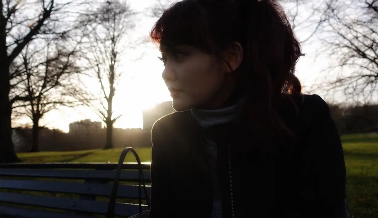 Berlibur ke London selama beberapa hari, Rina Nose pun masih terus menarik perhatian publik. Kali ini soal beberapa model baju hangat yang dipakai Rina selama berada di London. (Instagram/rinanose16)