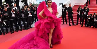 Deepika Padukone merupakan salah satu artis Bollywood yang mempunyai bentuk badan yang seksi. Tak hanya di Bollywood, kepopulerannya juga sampai di Hollywood. (AFP/Alberto PIZZOLI)