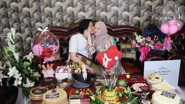 7 Momen Ulang Tahun Cut Meyriska Ke-27, Dapat Banjir Hadiah