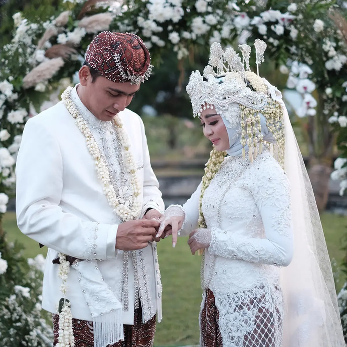 10 Makna Ritual Pernikahan dalam Adat Jawa yang Wajib Kamu Ketahui - Relationship Fimela.com