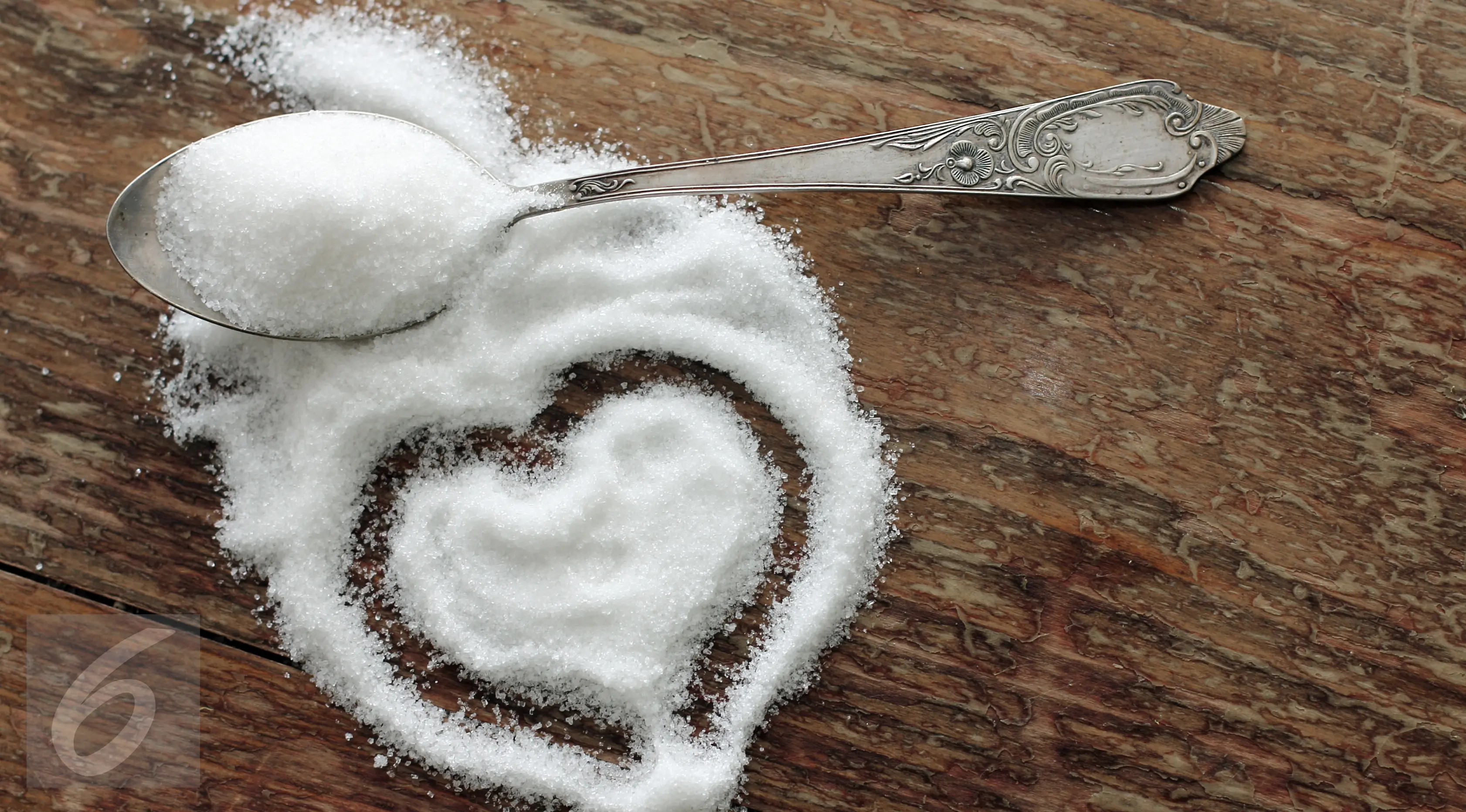 рафинированный сахар. сахар картинки. нежные сладости. соль и сахар. сахар в виде сердечек.