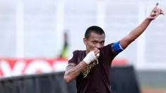 Pemain depan PSM Makassar, Ferdinand Sinaga merayakan gol yang dicetaknya ke gawang Shan United FC pada laga lanjutan Grup H Piala AFC 2020 di Stadion Madya Gelora Bung Karno, Jakarta, Rabu (26/2/2020). PSM Makassar unggul 3-1. (Liputan6.com/Helmi Fithriansyah)