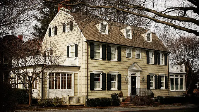 [Bintang] Amityville Horror House