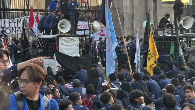Mahasiswa Demo Lagi Depan Gedung DPR