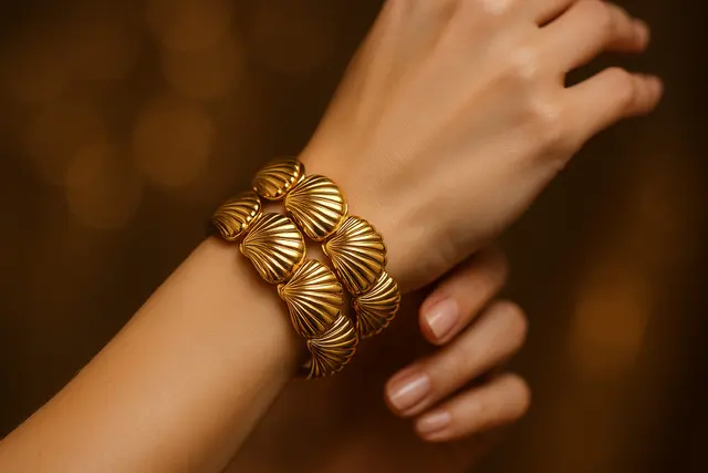 2. Gelang Emas Kerang Bertumpuk