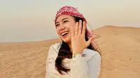 Zia Riza Terima Lamaran dari Kekasih, Momen Romantis di Gurun Pasir