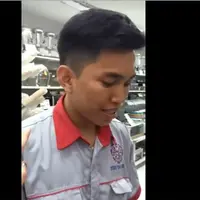 Seorang pegawai toko di Fatmawati ketahuan memasang kamera di toilet. Videonya bikin heboh netizen.