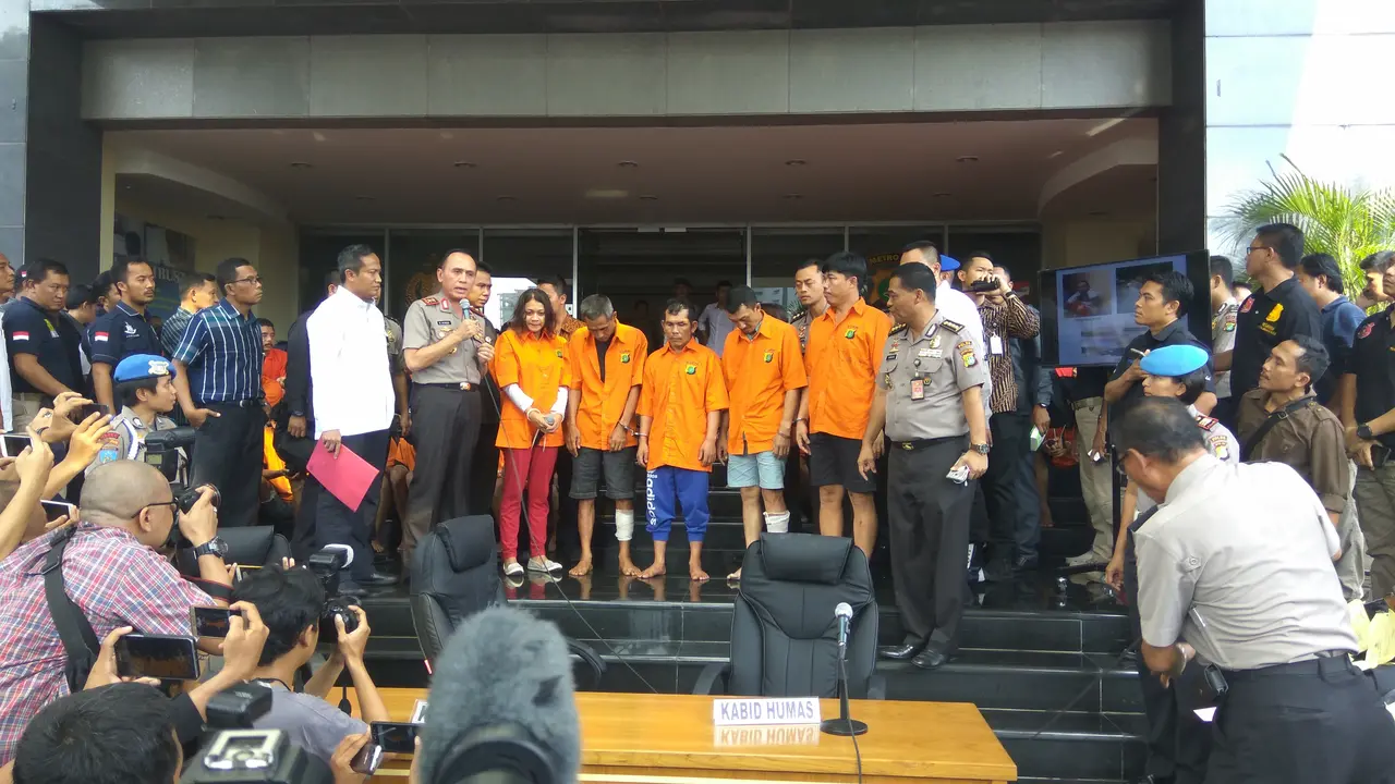 Penyidik Polda Metro Jaya telah menangkap tujuh tersangka perampokan maut di SPBU Jalan Daan Mogot.