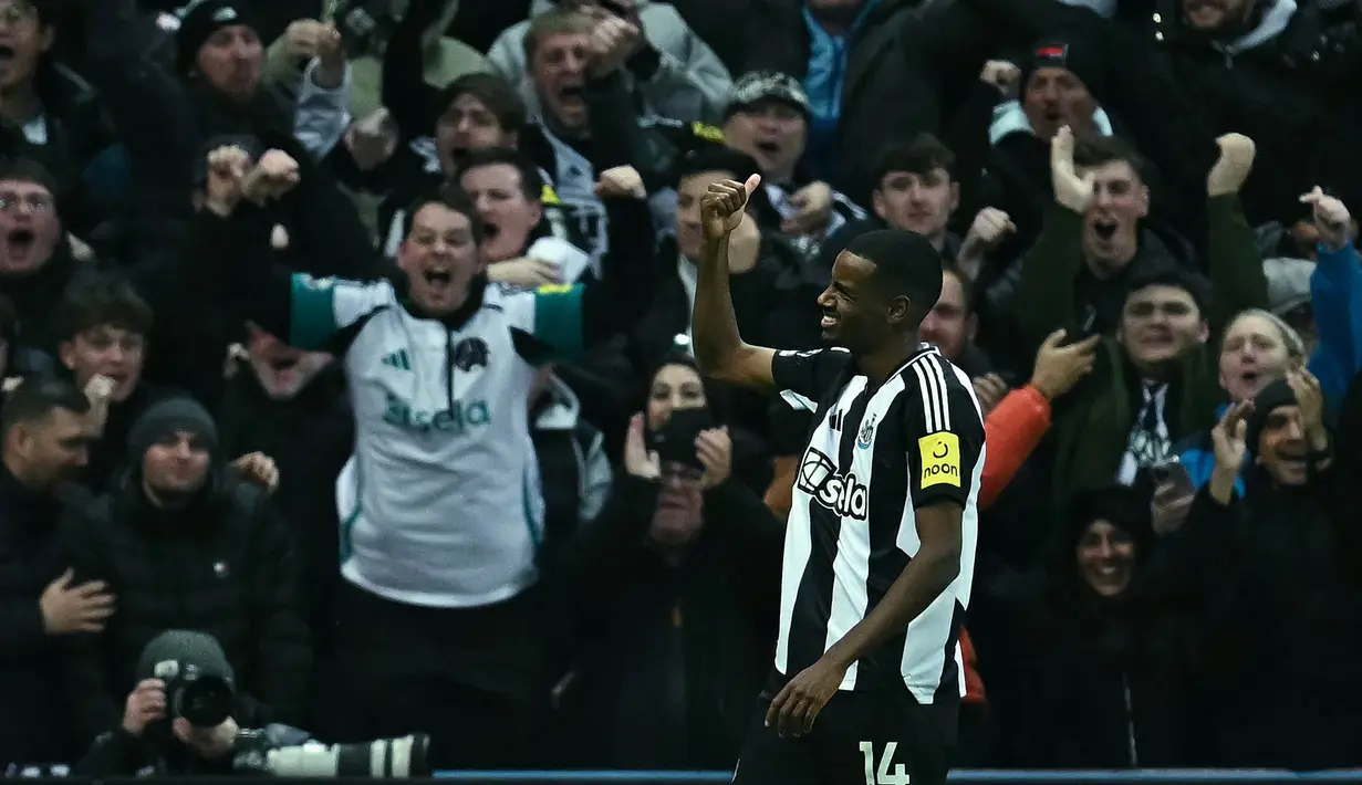 The Magpies sempat unggul lebih dulu lewat gol yang dicetak Alexander Isak pada menit ke-35. (Paul ELLIS/AFP)
