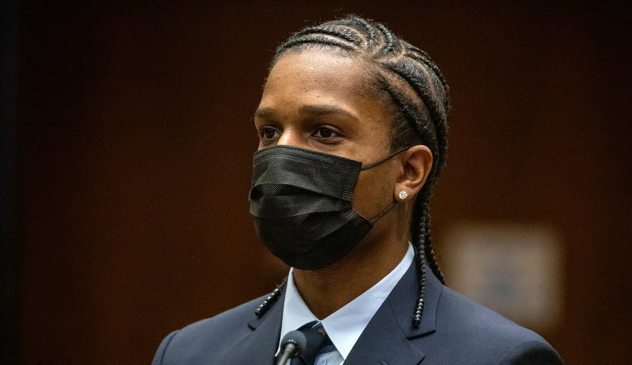 Rapper A$AP Rocky menjalani sidang kasus dugaan penyerangan di Los Angeles Superior, California, Amerika Serikat, 17 Agustus 2022. 
A$AP Rocky akan kembali ke pengadilan pada 2 November 2022. (Irfan Khan/Los Angeles Times via AP, Pool)