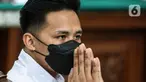 Terdakwa kasus pembunuhan Brigadir Yosua, Richard Eliezer Pudihang Lumiu menjalani sidang pembacaan replik atau tanggapan Jaksa Penuntut Umum (JPU) di Pengadilan Negeri Jakarta Selatan, Senin (30/1/2023). Jaksa Penuntut Umum (JPU) meminta Majelis Hakim menolak seluruh pledoi terdakwa Richard Eliezer alias Bharada E, atas perkara pembunuhan berencana terhadap Brigadir J. (Liputan6.com/Johan Tallo)