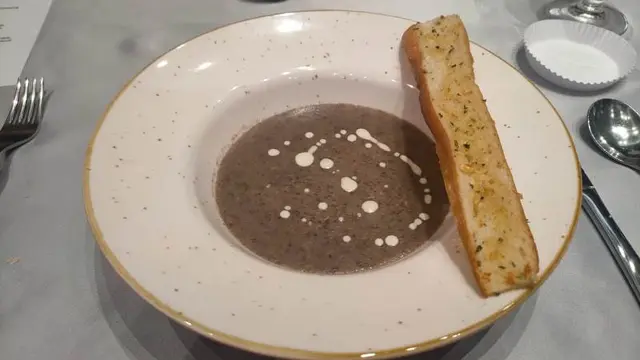 Roasted Creamy Mushroom Soup, menu sup di Buka bersama ibis Family Indonesia di Ibis Styles Jakarta Tanah Abang.