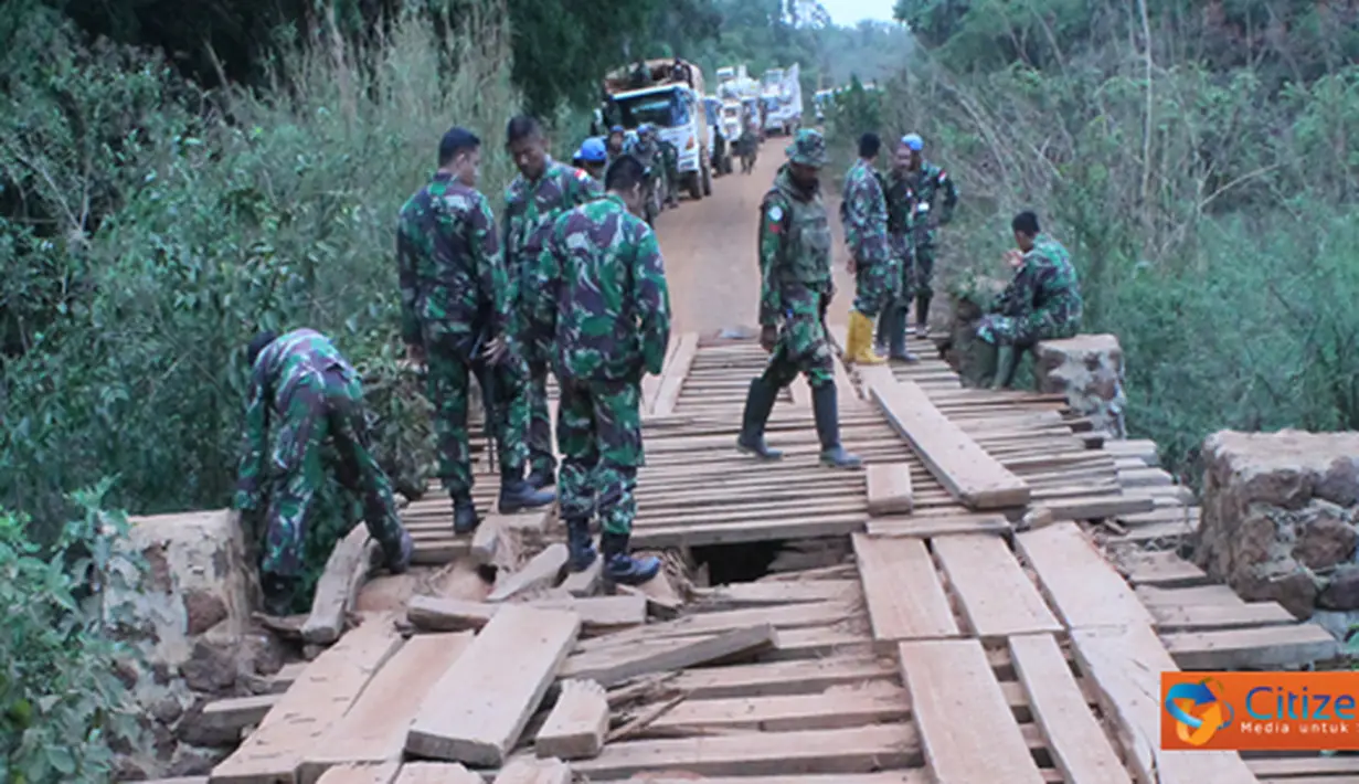 Citizen6, Kongo: Untuk mengatasi kerusakan jembatan dan jalan antara Dungu - Faradje sepanjang 145 Km, pihak Head of Engineering Section (HoES) Mr. Gautam Mukhophadya (India), kembali menugaskan Kompi Zeni TNI. (Pengirim: Badarudin Bakri)