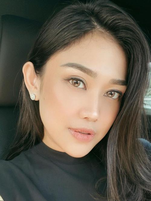 Malika va Tarzan hammaning koz ongida jinsiy aloqada bolishdi.