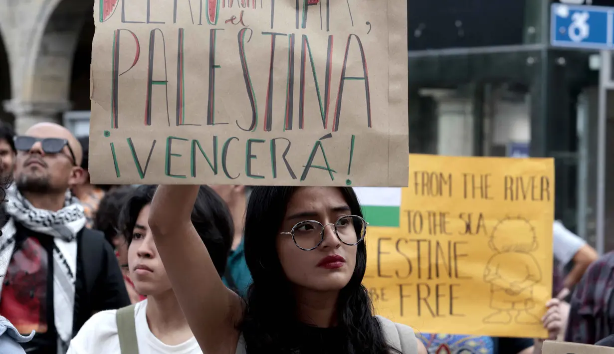 Pengunjuk rasa mendesak segera diakhiri genosida Israel di Gaza yang berlangsung sejak Oktober 2023. (Ulises RUIZ/AFP)