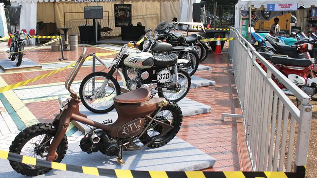Modifikasi Unik Sepeda Motor Sesaki Zona B Otobursa Tumplek Blek