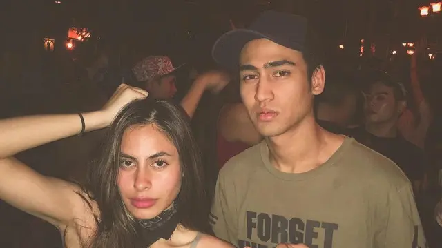 True Story! Kakak Adik Seleb Ini Mesranya Kayak Orang Pacaran