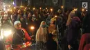 Pemandangan saat ratusan umat Islam dari bebagai elemen menggelar pawai obor di Empang, Bogor, Jawa Barat, Senin (14/5). Pawai  dilakukan menyambut 1 Ramadan 1439 H dan mengajak umat muslim menjalankan puasa satu bulan penuh. (Merdeka.com/Arie Basuki)