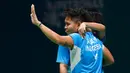 Reaksi Apriyani Rahayu (depan) dan Siti Fadia Silva Ramadhanti saat memutuskan mundur melawan China Chen Qing Chen dan Jia Yi Fan pada pertandingan semifinal ganda putri turnamen bulu tangkis Malaysia Open 2023 di Bukit Jalil Axiata Arena, Kuala Lumpur, Malaysia, Sabtu (14/1/2023). Apriyani Rahayu/Siti Fadia Silva Ramadhanti gagal mengamankan tiket final Malaysia Open 2023 setelah sepakat untuk mengakhiri laga lebih dulu karena Fadia mengalami cedera. (AP Photo/Kien Huo)