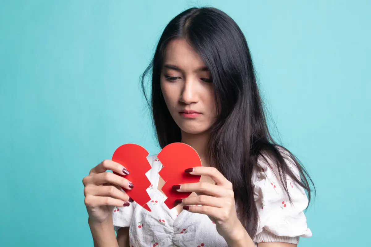 Perempuan patah hati