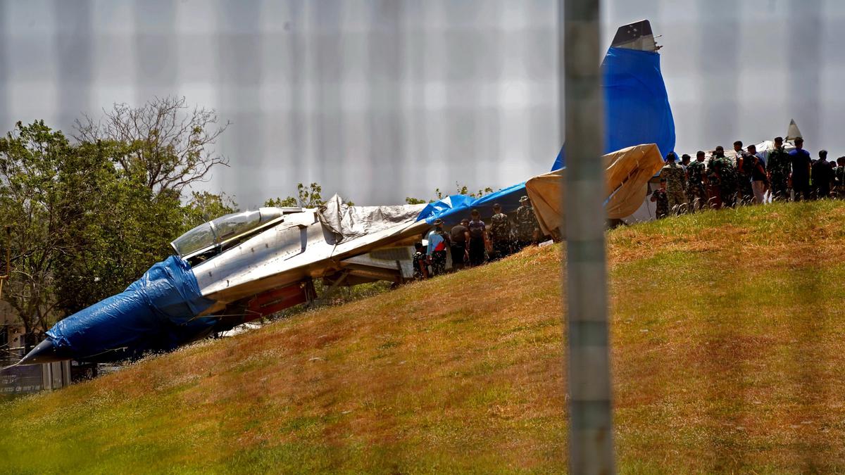 Detik-Detik Sukhoi TNI AU Tergelincir di Makassar
