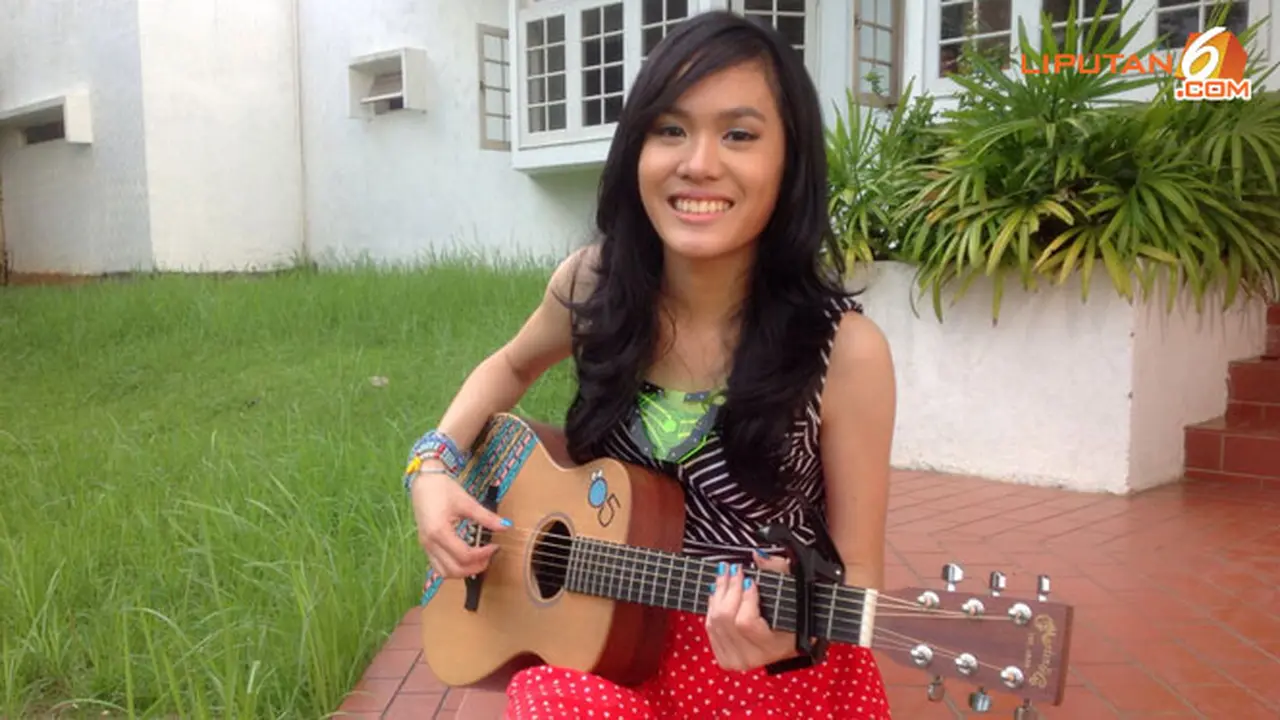 sheryl-sheinafia-130829b.jpg