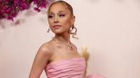 Ariana Grande menghadiri Academy Awards Tahunan ke-96 pada 10 Maret 2024 di Hollywood, California. (GETTY IMAGES NORTH AMERICA/Getty Images via AFP)