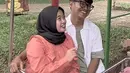 Video parodi ala sinetron juga disukai oleh warganet. Bahkan, konten parodi yang mereka buat sempat viral di TikTok. Sama-sama punya kepribadian yang humoris, pasangan yang menikah pada 2019 ini selalu berhasil menghibur warganet. Bakal tambah momongan, keluarga kecil mereka akan semakin ramai. (Liputan6.com/IG/@musdalifahbasri)