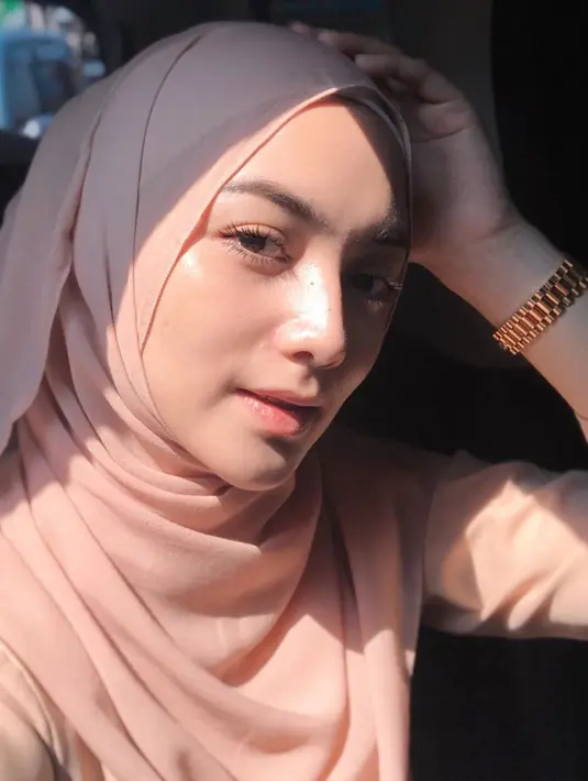 Unggahan terbaru Citra Kirana yang beri semangat kepada netizen dengan doa, "Have a good day all!♥️" ungkap dalam keterangannya. (Liputan6.com/IG/@citraciki)