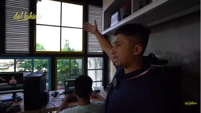 Menengok Kantor Baru Irfan Hakim yang Didesain ala Kafe dan Bernuansa Kayu