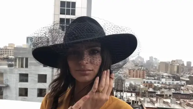 [Bintang] Emily Ratajkowski