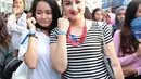 Dari ribuan penonton yang memadati area konser, banyak dari kalangan selebriti yang telihat hadir. Mona Ratuliu, Tasya, Citra Kirana, Tatjana Saphira, Prilly Latuconsina, Naysilla Mirdad, dan Nola beserta anaknya. (Adrian Putra/Bintang.com)