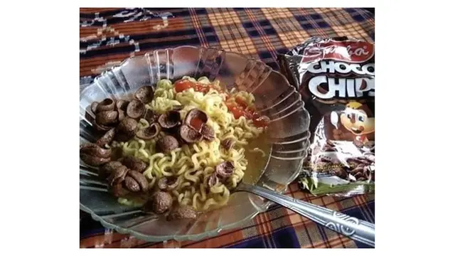 Cara Makan Mie Instan Versi Terbaru Ini Bikin Geleng-geleng Kepal