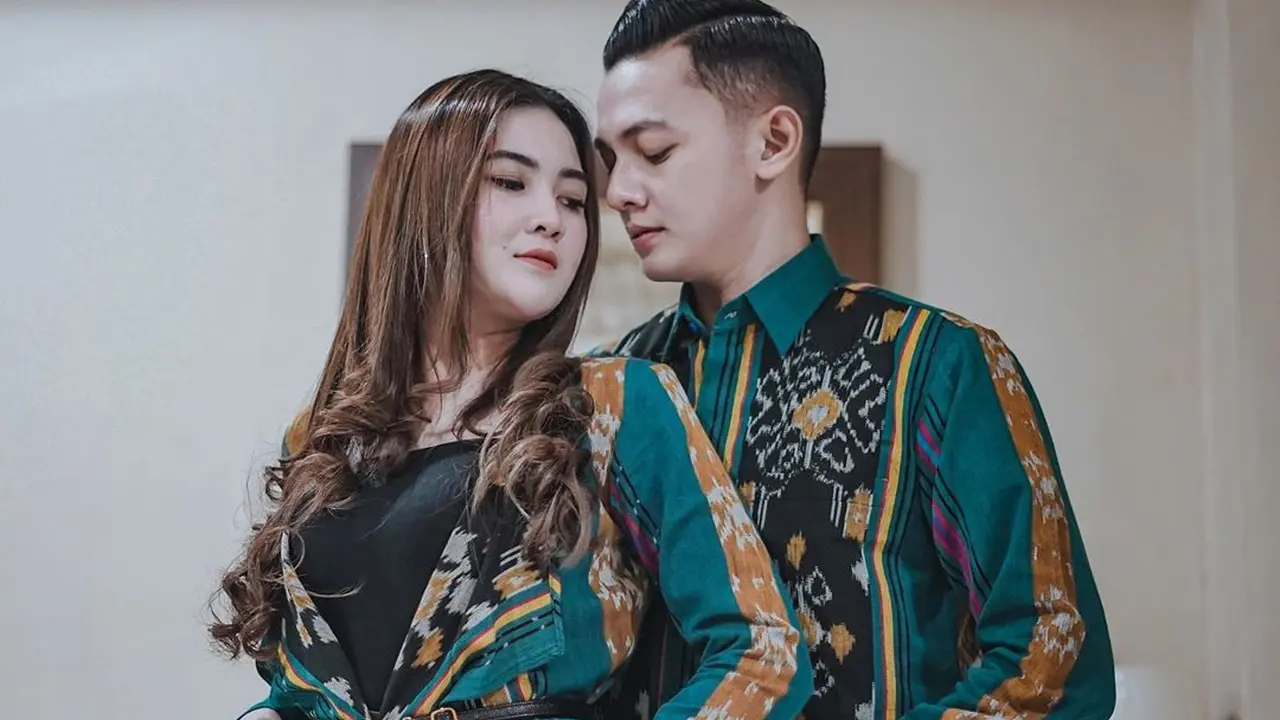 Nella Kharisma dan Dory Harsa. (Foto: Instagram @doryharsa)