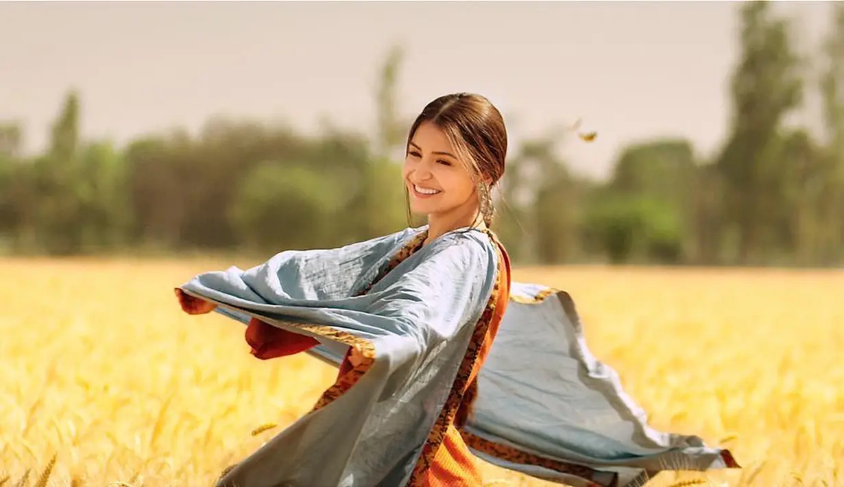 Anushka Sharma merupakan artis baru di dunia film Bollywood. Walaupun demikian, ia sudah beradu akting dengan aktor-aktor besar. Wanita cantik ini dikabarkan menerima bayaran sekitar Rp 12,5 miliar. (Foto: instagram.com/anushkasharma)
