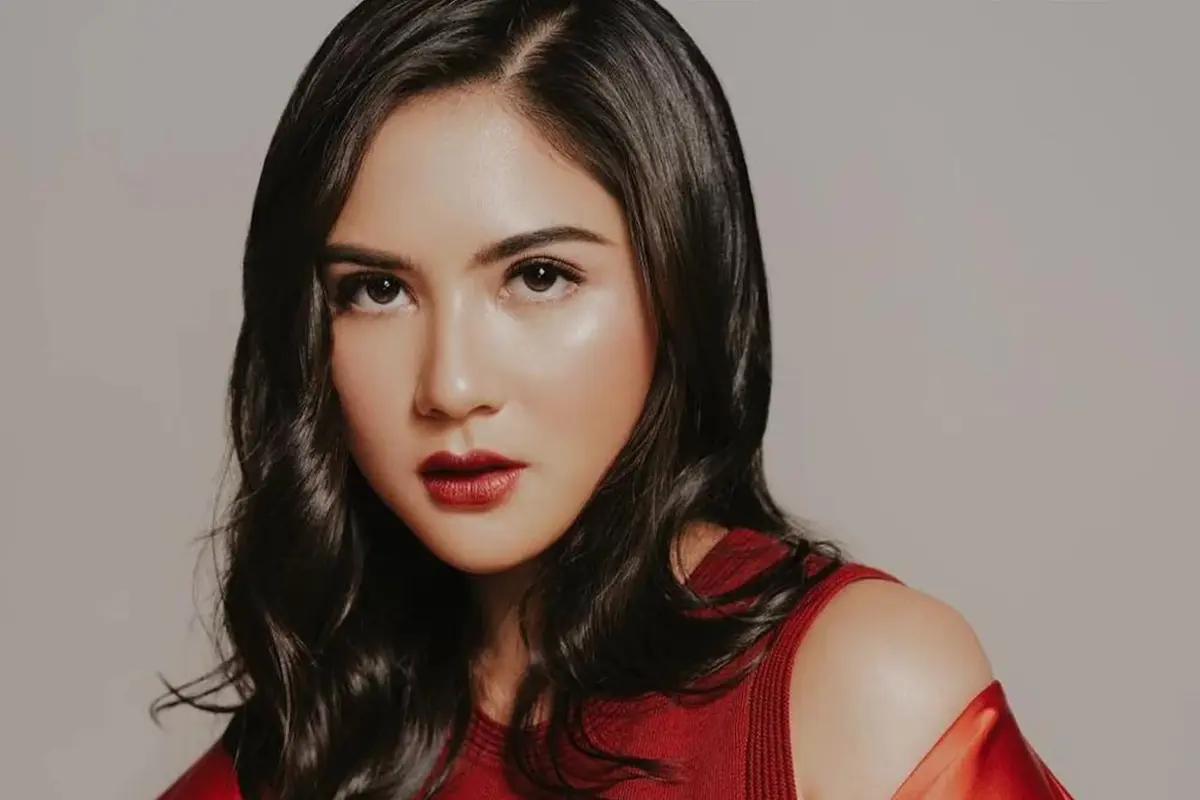 Jessica Mila pakai lipstik merah (Instagram/jscmila)