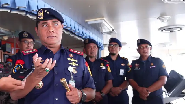 Kementerian Kelautan dan Perikanan (KKP) menangkap satu kapal pengangkut ikan asal Filipina di perairan di Laut Sulawesi. (Foto: Kementerian Kelautan dan Perikanan)