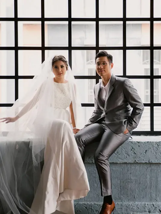 "Bukan pernikahan, cuma ulangtahun saja," ucap sekuriti yang berjaga, di gedung museum Bank Indonesia, Kota tua, Jakarta Barat, Sabtu (21/5/2016). (dok.Instagram/juniorliem)