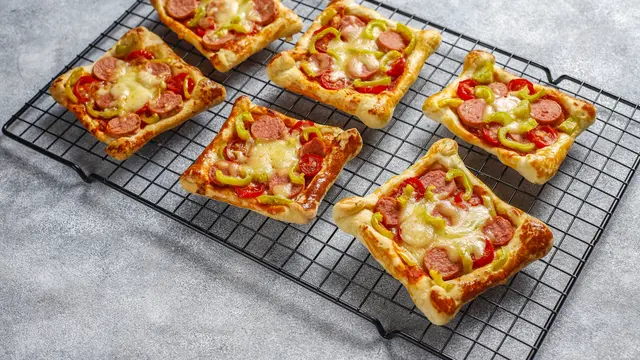 Kreasi pizza mini dari roti tawar