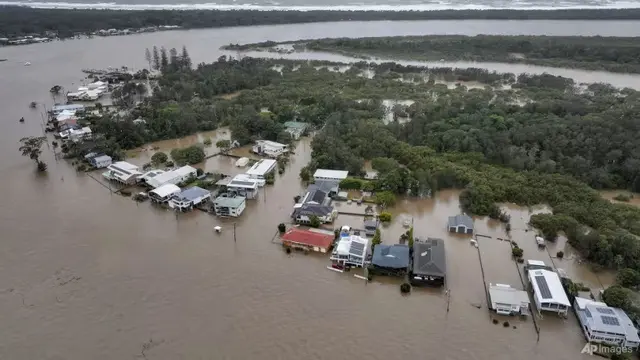Banjir merendam rumah-rumah di Port Macquarie, sebelah utara Sydney, Australia, pada 22 Mei 2025. (AAP via AP)
