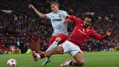 Laga antara Manchester United melawan FC Twente berlangsung imbang. (Darren Staples/AFP)
