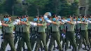 Pasukan kehormatan mengikuti latihan jelang Hari Kemerdekaan Malaysia di Putrajaya, Malaysia (28/8/2020). Malaysia akan merayakan hari kemerdekaannya pada 31 Agustus. (Xinhua/Chong Voon Chung)