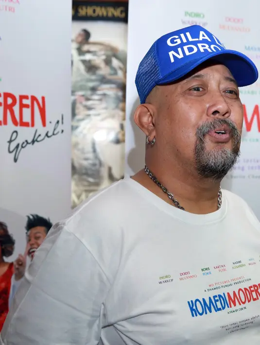 'Iya ini tayang perdana, saya nggak tau kalo jam 12 ada show, ternyata siang-siang banyak yang nonton' ujar Indro. (Galih W. Satria/Bintang.com)