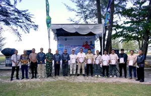Dinas Lingkungan Hidup Belitung Timur Tanam Ratusan Pohon Cegah Abrasi